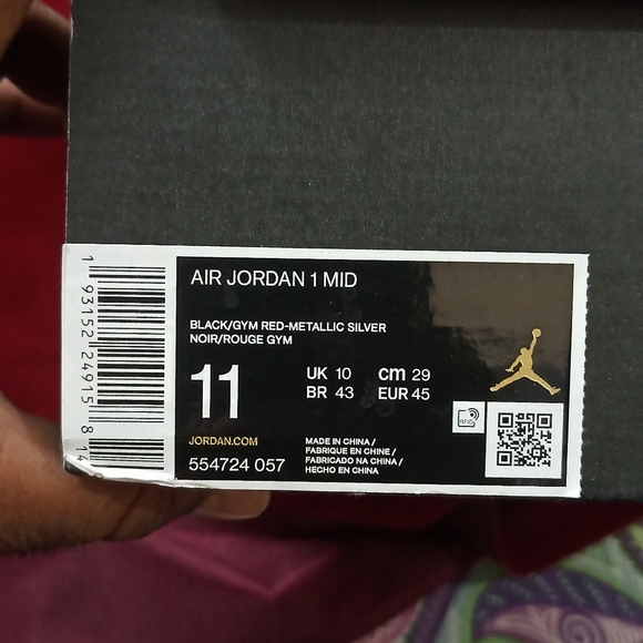Air Jordan 1 Mid 'Johnny Kilroyy' New with Box.Unused 100 percent OG. - Picture 3 of 14